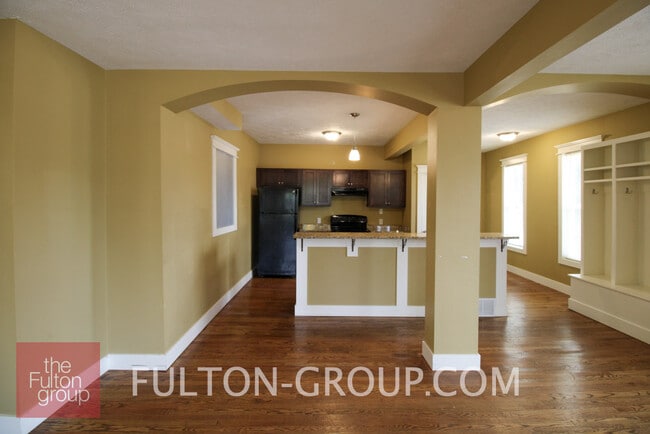 Photo - 1056 Fulton St W