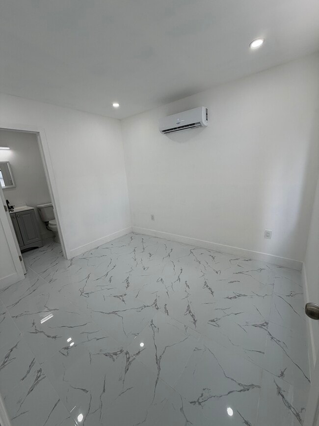 Photo - 1741 NW 68th St Unit RR