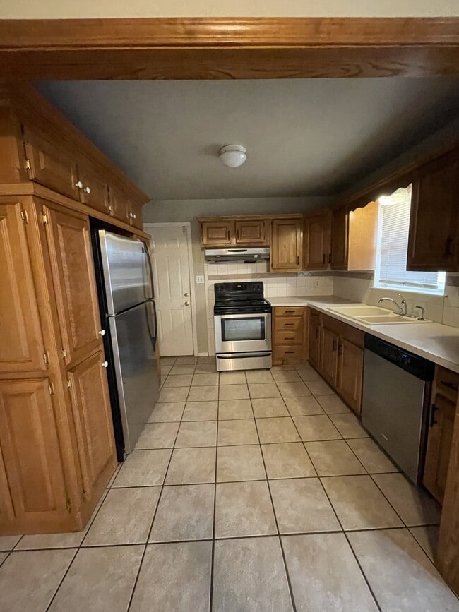 Photo - 3 Bed, 1 Bath Home with Large Corner Lot