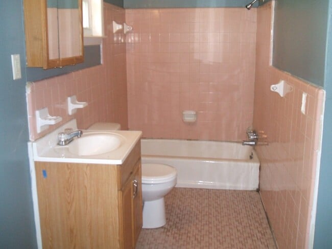 Photo - 4 Bedroom house---walk to Forsyth in 15 mi...