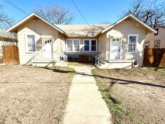 Photo - *COMING SOON* Charming 1-Bedroom Duplex With Laminate Flooring Throughout + Fenced Backyard