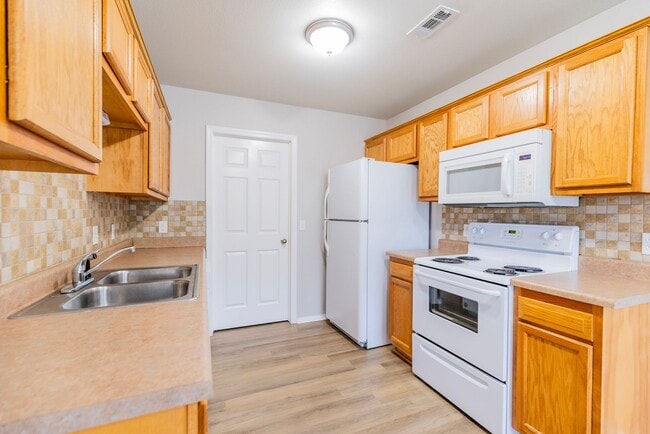 Photo - ***6206 SW Meadow Well Avenue***