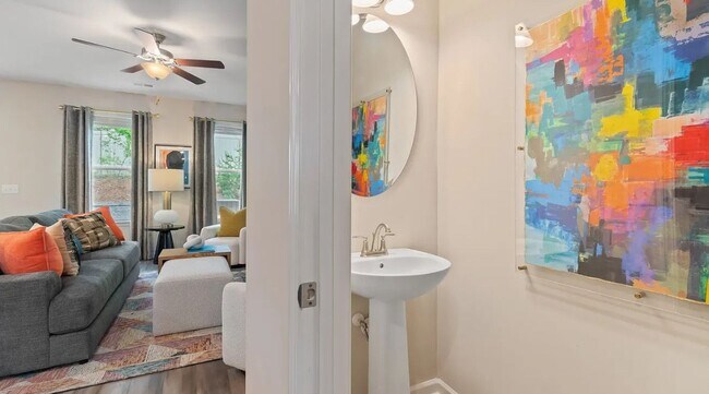 Photo - 472 Payne Dr