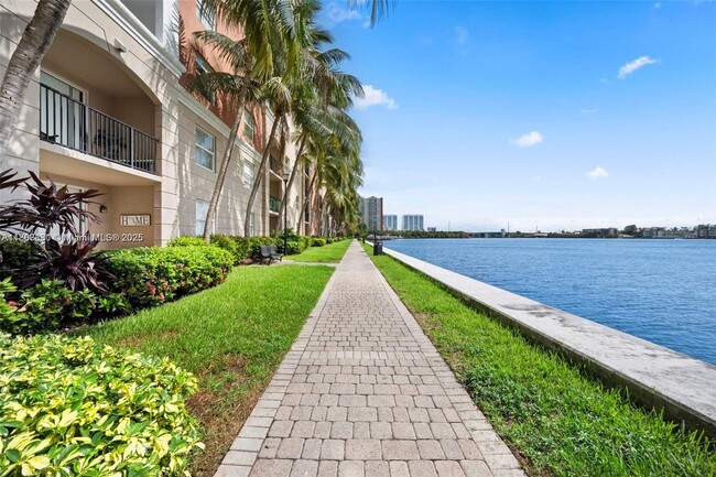 Photo - 17100 N Bay Rd Unidad 1511 Rental