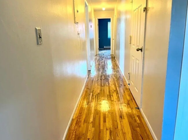 Photo - 1772 Hammersley Ave Unidad 2