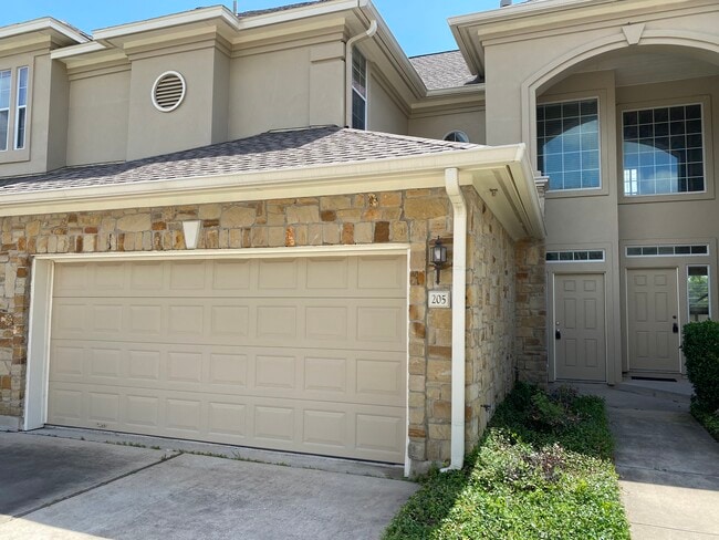 Photo - 1101 E Parmer Ln Condo Unit 205