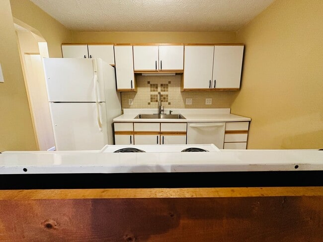 Photo - Charming 2-Story Condo in Quiet Knoxville Community – Minutes from Downtown!