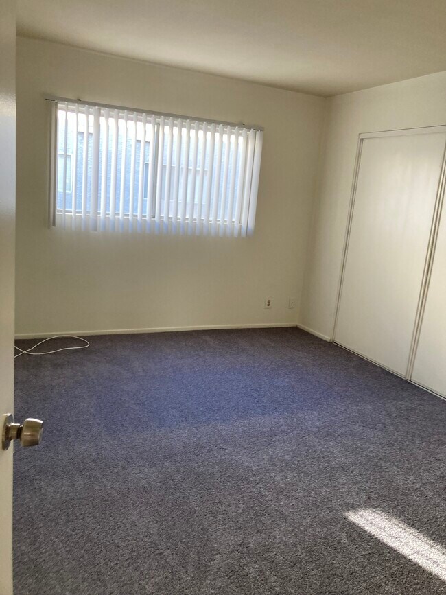 Photo - 9950 Zelzah Ave