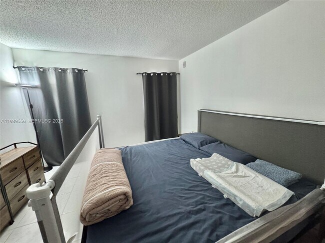 Photo - 1750 NE 191st St Unit 523-F