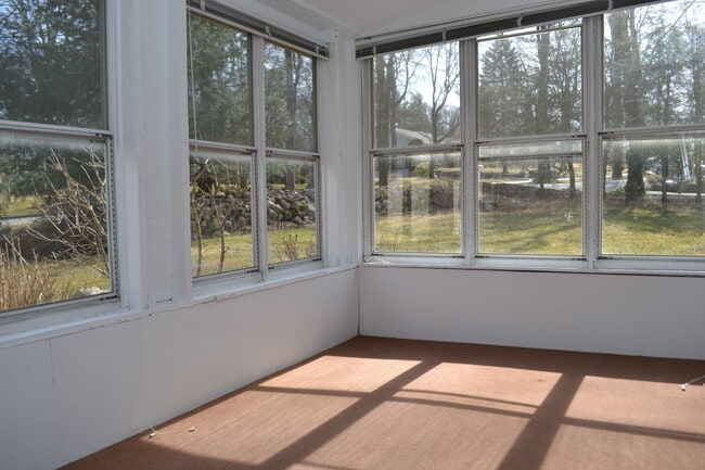 Photo - 471 Sicomac Ave