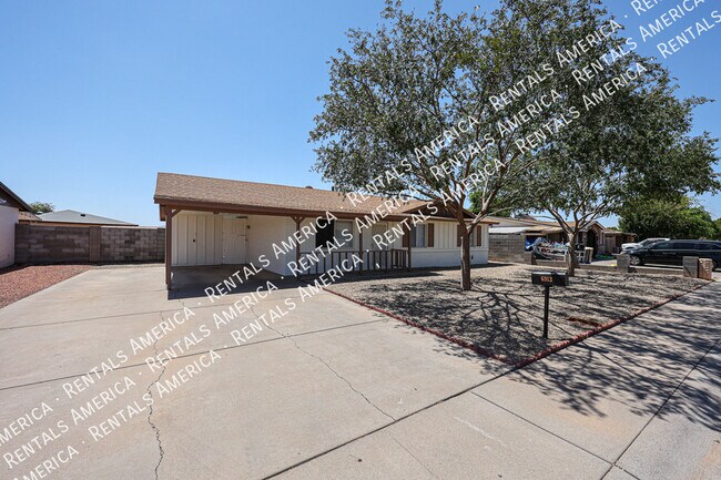 6913 W Solano Dr N