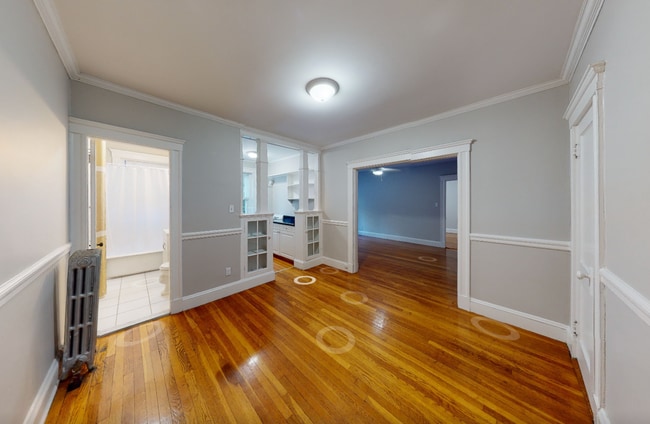 Building Photo - 10 Gray St Unit 3 Rental