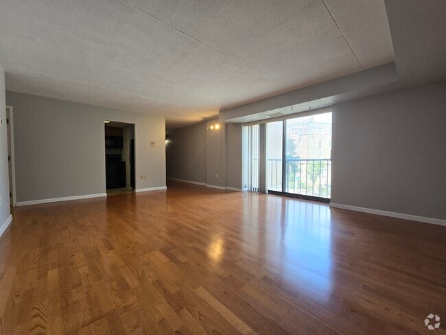 Building Photo - 1243 Beacon St Unit 2D Rental