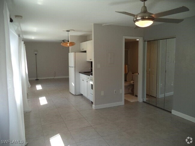 Building Photo - 8093 Country Rd Unit 102 Rental