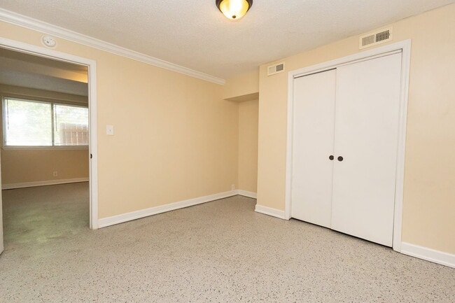 Photo - 1309 Labrea Dr Unidad B