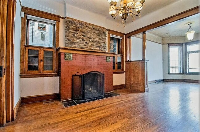 4Br Home Near West Warren Blvd in Chicago - 4Br Home Near West Warren Blvd in Chicago