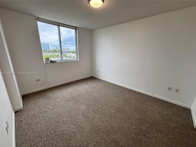 Photo - 2775 NE 187th St Unit 403