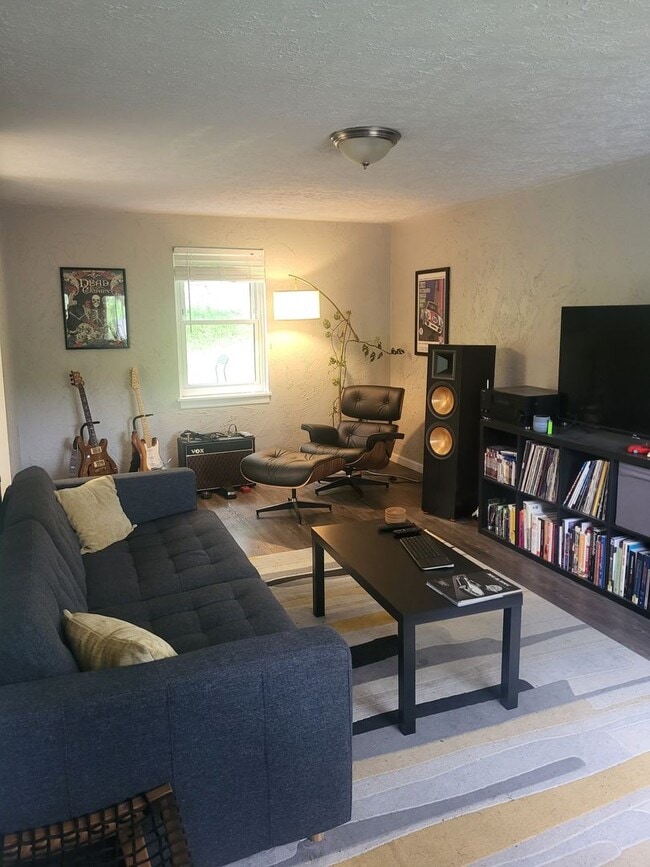 Photo - Updated 3 Bed, 1.5 Bath Home in Forest Hills - Available July 1!