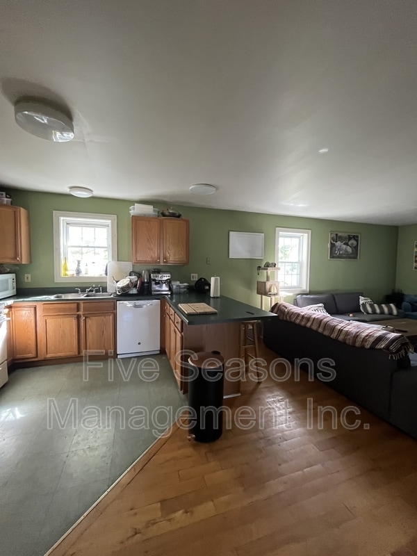Photo - 85 Manhattan Dr