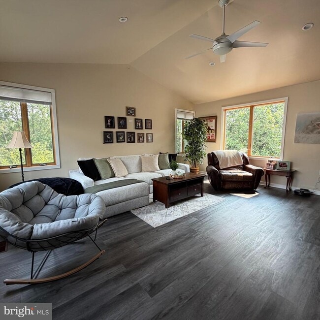 Photo - 376 Cooper Dr