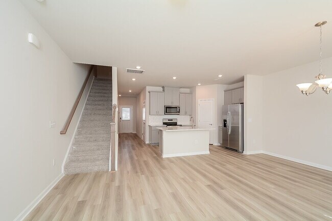 Photo - 206 Brook Farm Ln