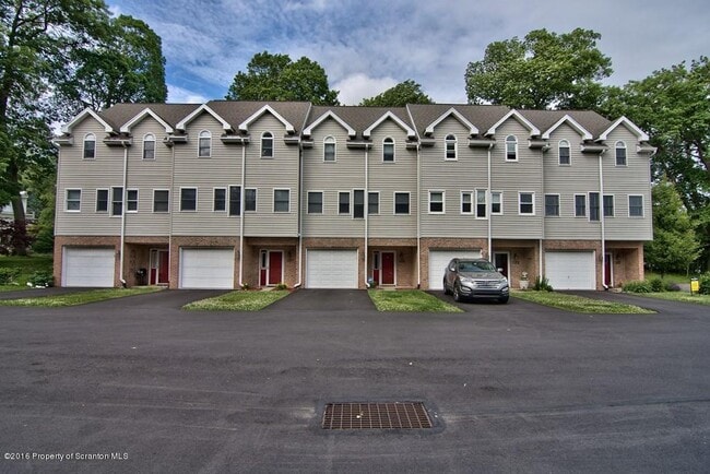 Photo - 105 Junction St