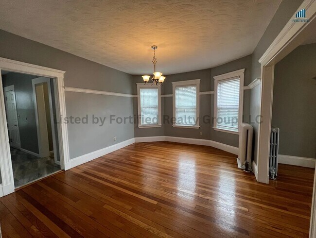 Building Photo - 142 Washington St Unit 1