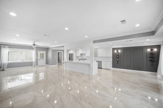 Photo - 6215 S Braeswood Blvd