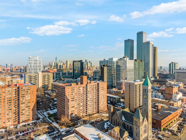 Photo - 10 Huron Ave