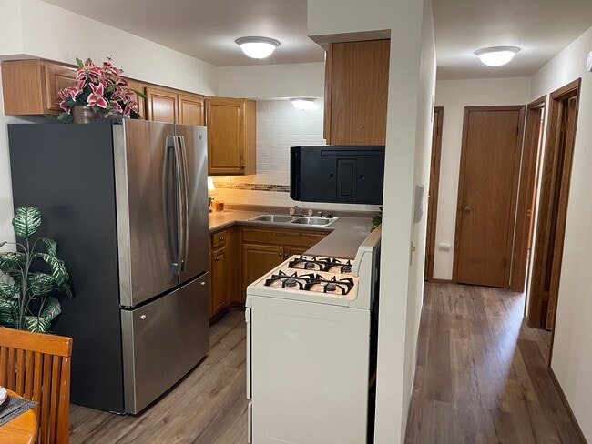 Kitchen and Hall Way - 6850 W Kathleen Ct Rental