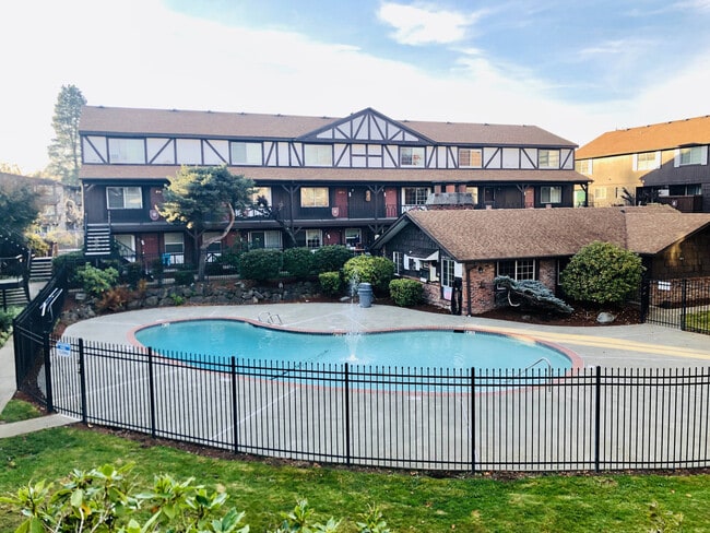 Photo - Cambridge Square