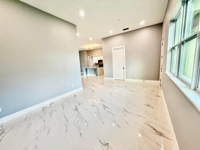 Photo - 675 NE Moss Rose Pl