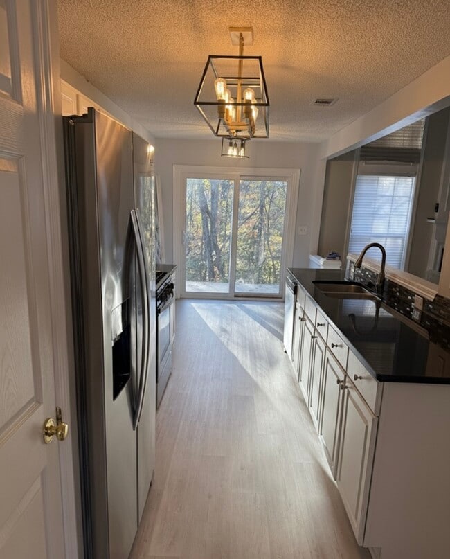 Photo - 13 Regency Rd