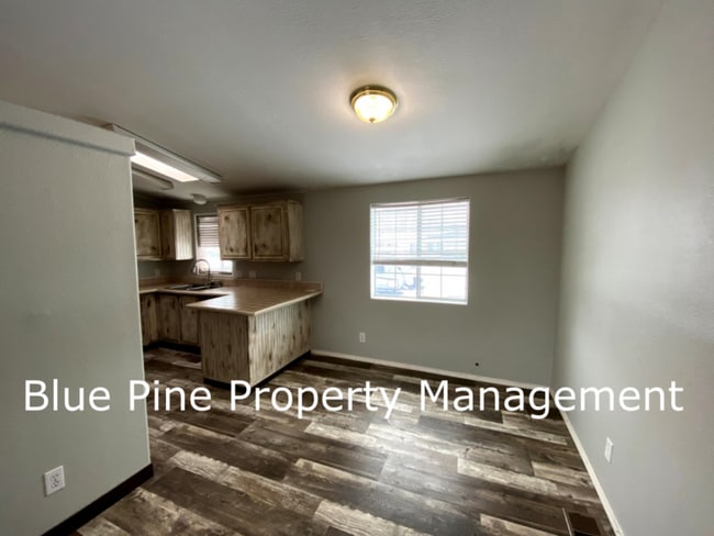 Photo - 705 Eve Dr