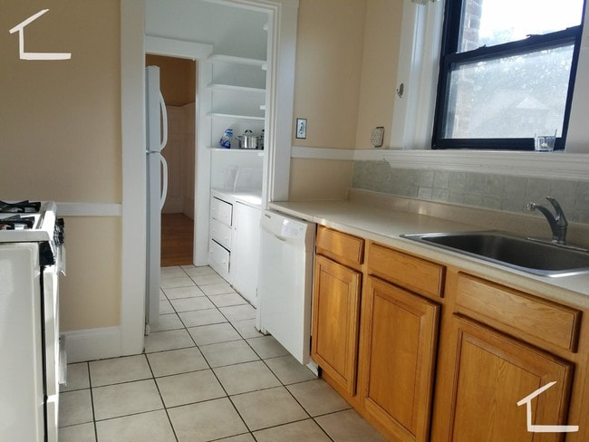 Photo - 225 Chestnut Hill Ave Unidad 2