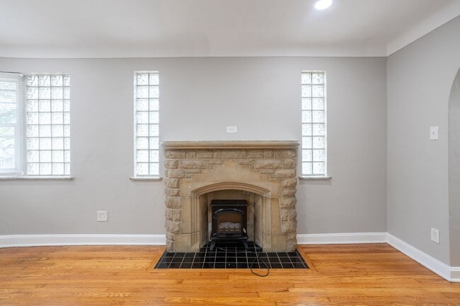 Photo - Charming 3 Bedroom 2 Bathroom Home