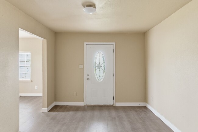 Photo - 2411 Leffingwell St