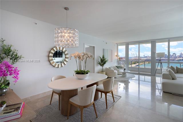 Photo - THE BENTLEY BAY CONDO Unit 1902