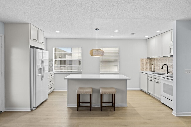Building Photo - 74 Normandy Ln