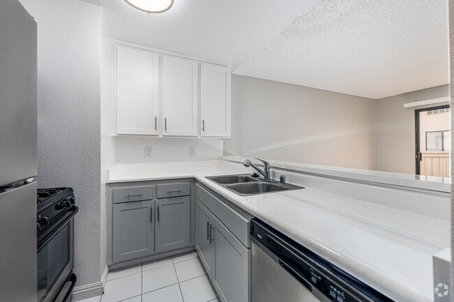 The Plaza - 1BR, 1BA - 616SF - Kitchen