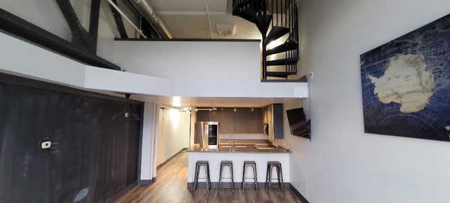 Photo - 600 Broadway Ave NW Unidad 225