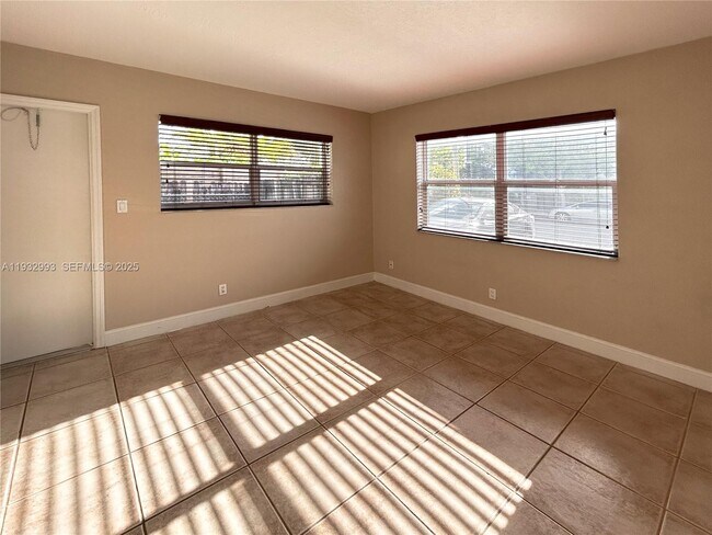 Photo - 715 NE 6th St Unit 1