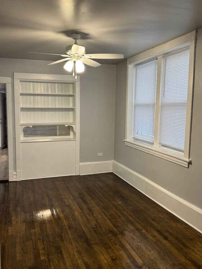 Dining Room - 3307 N Albany Ave Unit B-Garden