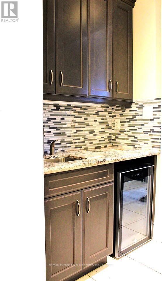 Photo - 1275 Saginaw Crescent