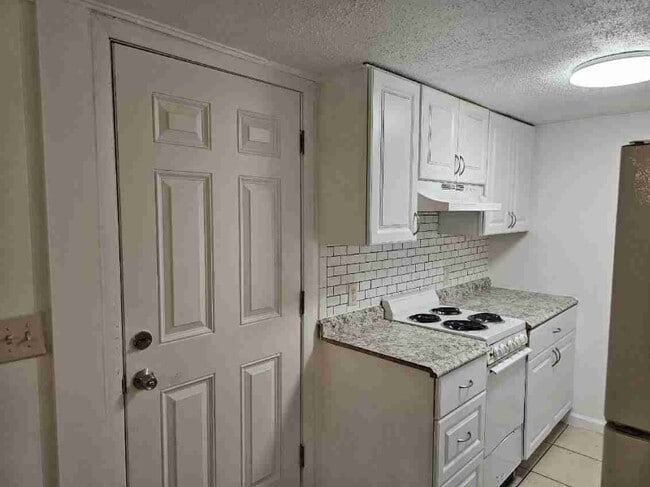 240 Kraft Ave