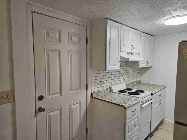 Photo - 240 Kraft Ave