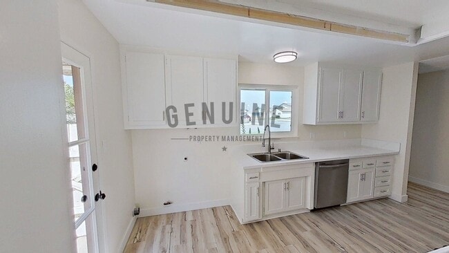 Photo - Upgraded 3Bd 2Ba House w/ Sunroom