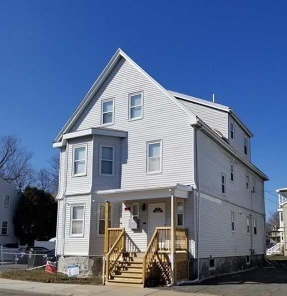 Building Photo - 593 Park St Unit 2