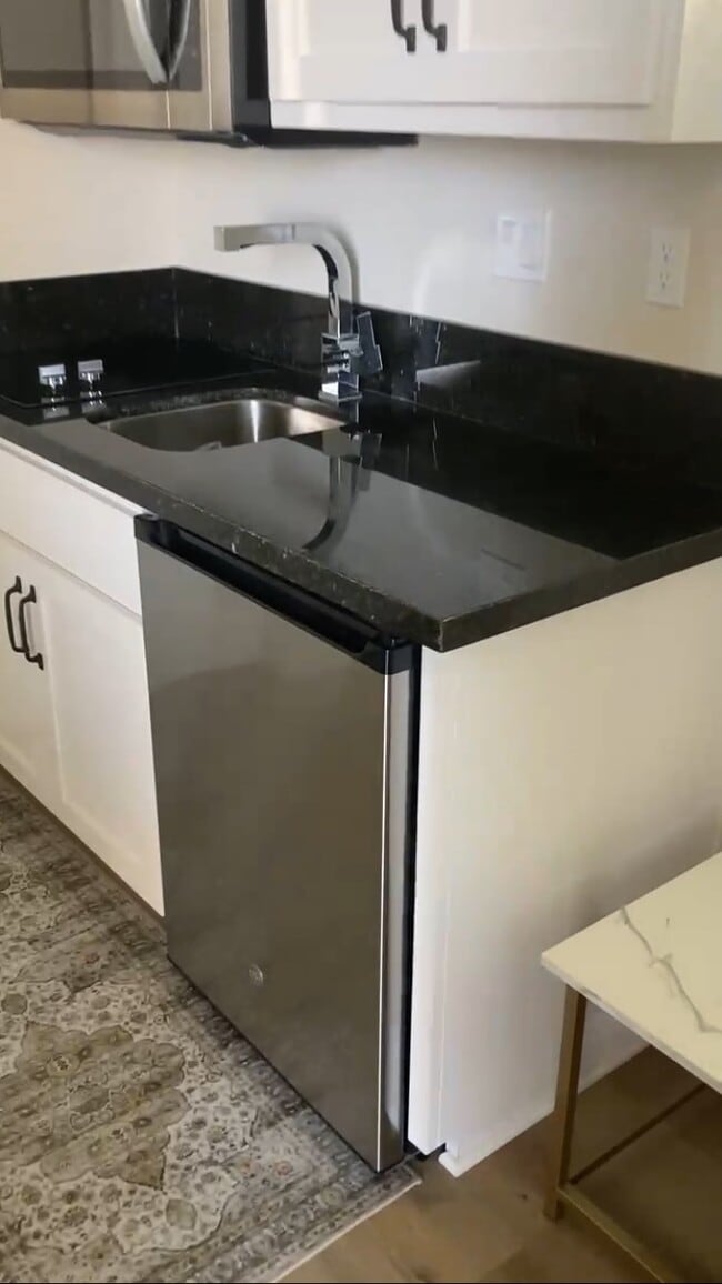 1602 Ashwood Dr Unit Studio