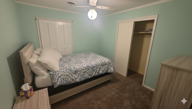 Photo - 817 Dumont Dr